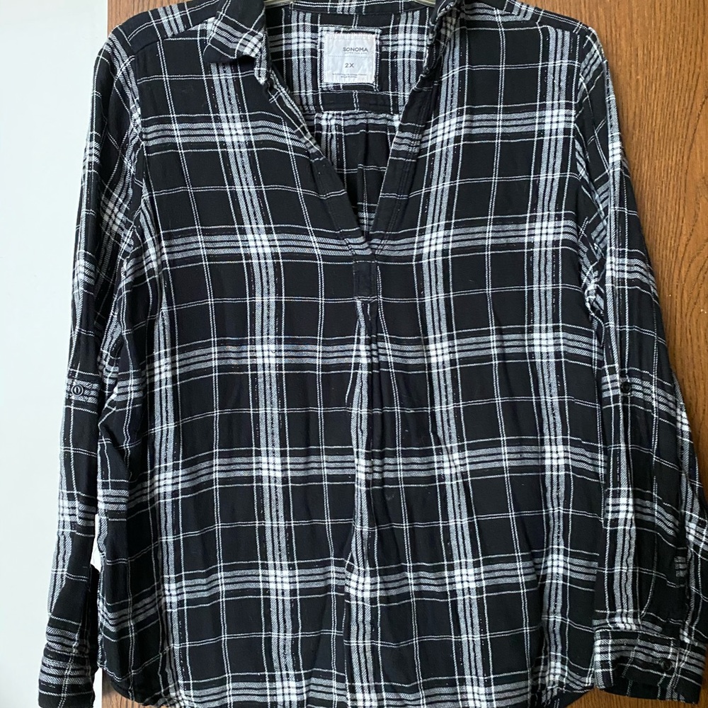 Sonoma women’s black/white flannel shirt
